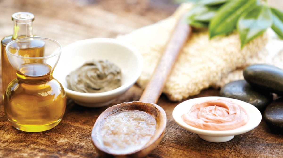 Natural-Moisturizers_1200x672_acf_cropped